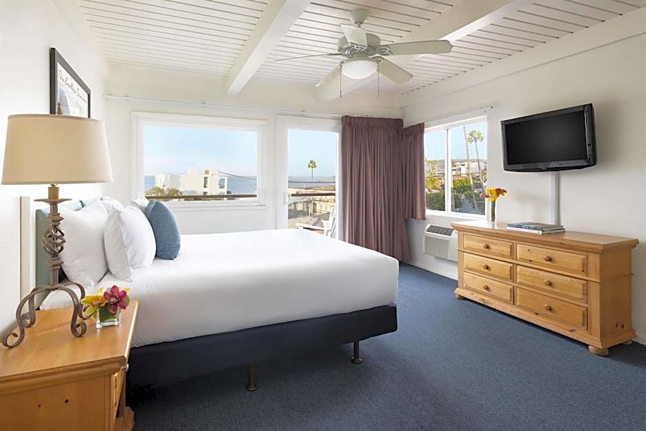 Pacific Edge Hotel