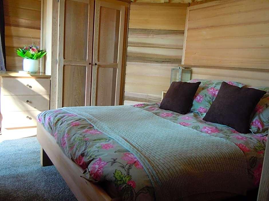 Cabanes et Studios à la Bernardiere