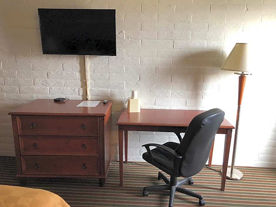 Knights Inn Dayton North