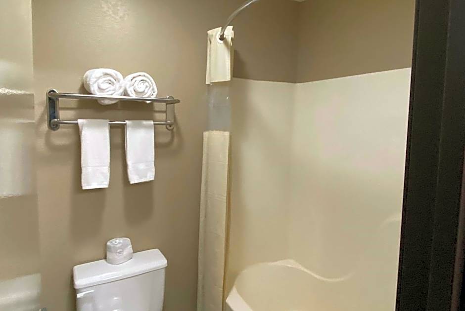 Super 8 by Wyndham Independence KS