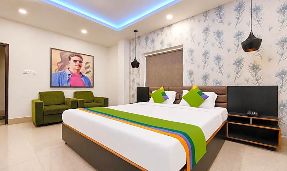 Goroomgo Effective Bollywood Hotels Bhubaneswar