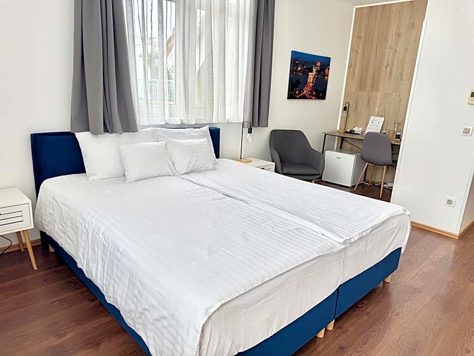 Rooftop City Residence with Underground Parking