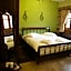 Roes Suites