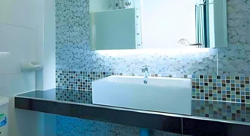 C2U Hotel Uthai Thani