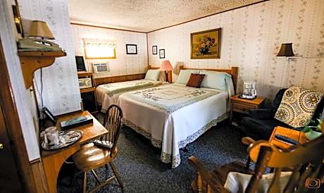 Classic Quadruple Room