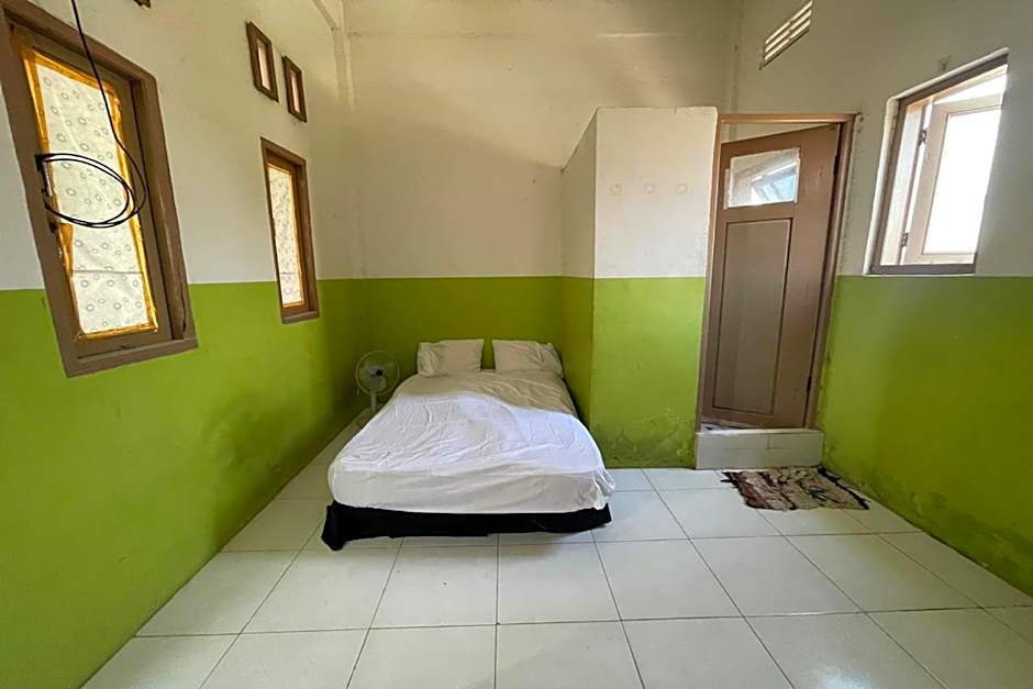 OYO Life 93075 Nova Jaya 2 Homestay Syariah