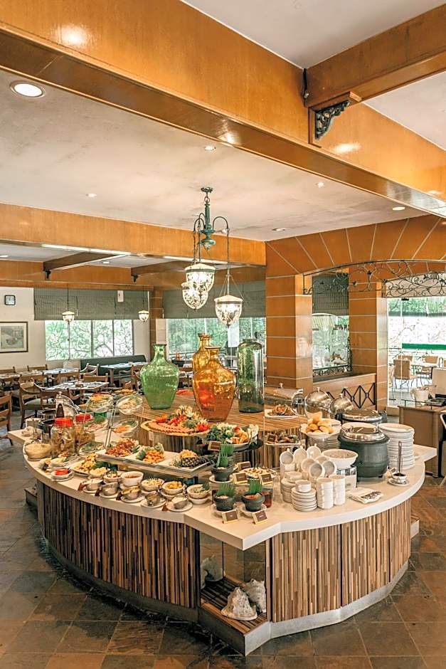 The Qamar Paka Resort