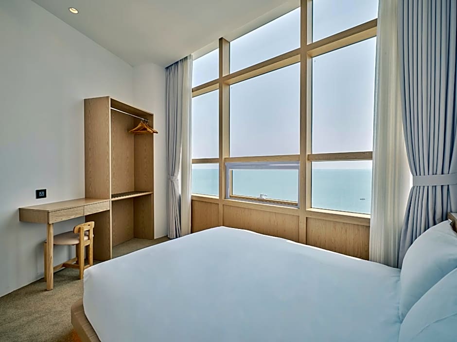 UH SUITE THE HAEUNDAE