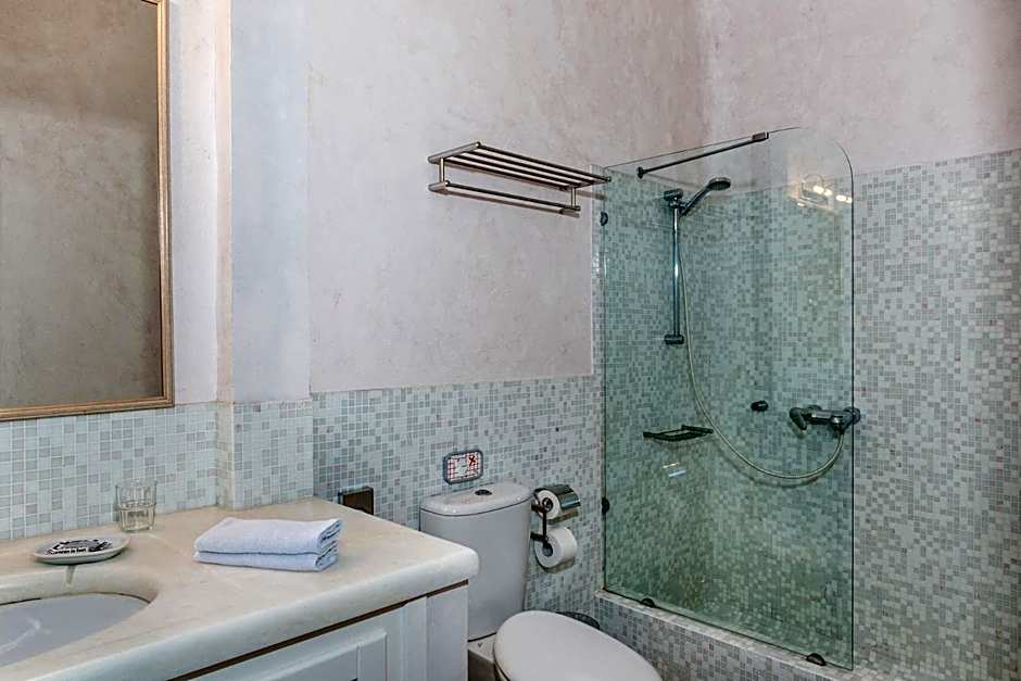 Pantelia Suites