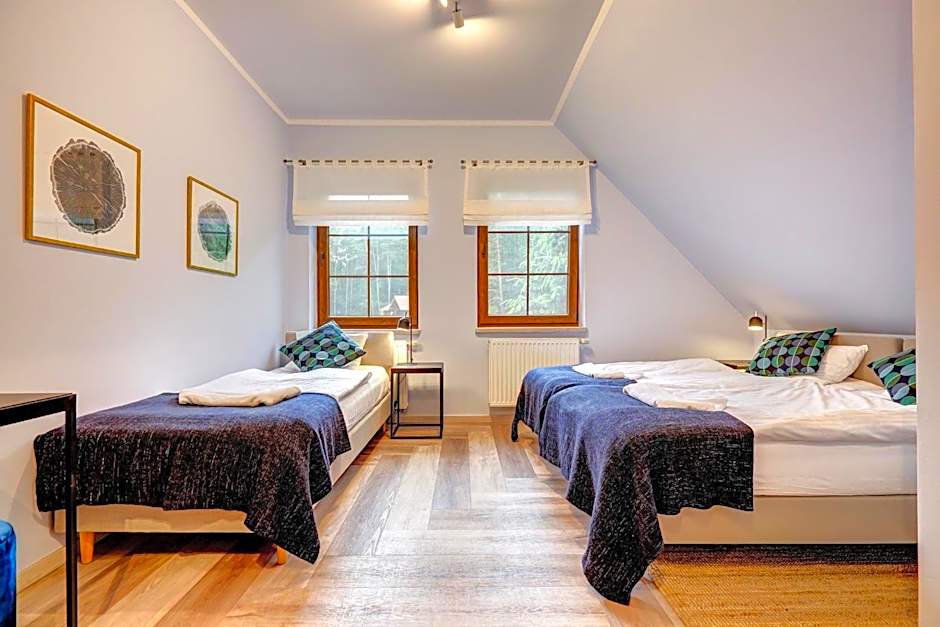 POD DEBEM Kompleks Zeglarsko-Rekreacyjny