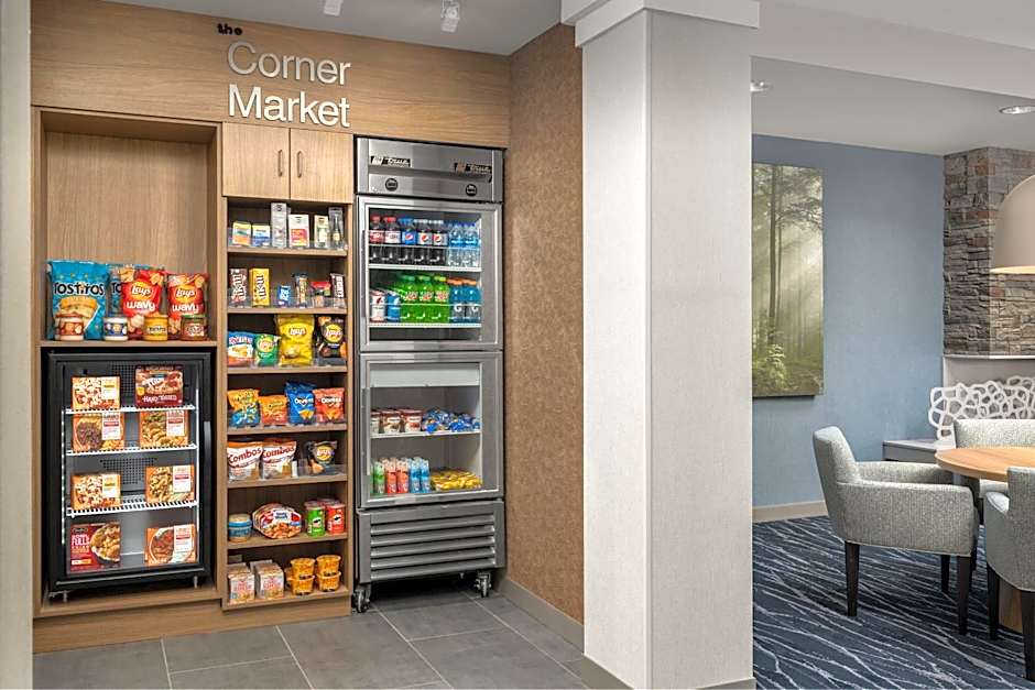 Fairfield Inn & Suites by Marriott Roanoke Hollins/I-81