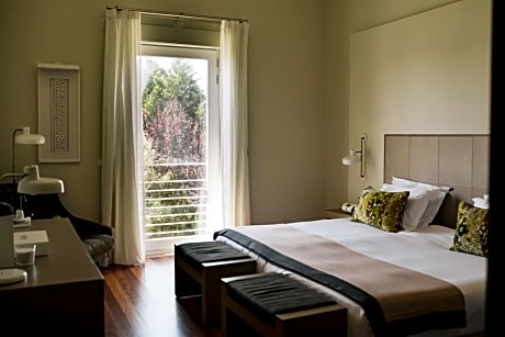 Classic Room with Garden View