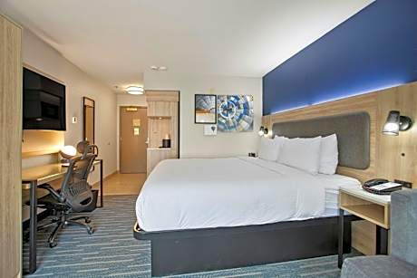 King Room – Mobility and Hearing Accessible