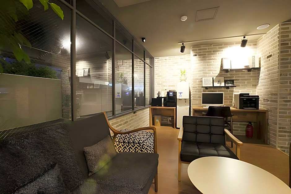 Brown Dot Hotel