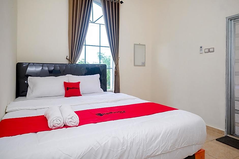 RedDoorz near Terminal Bus Purwokerto