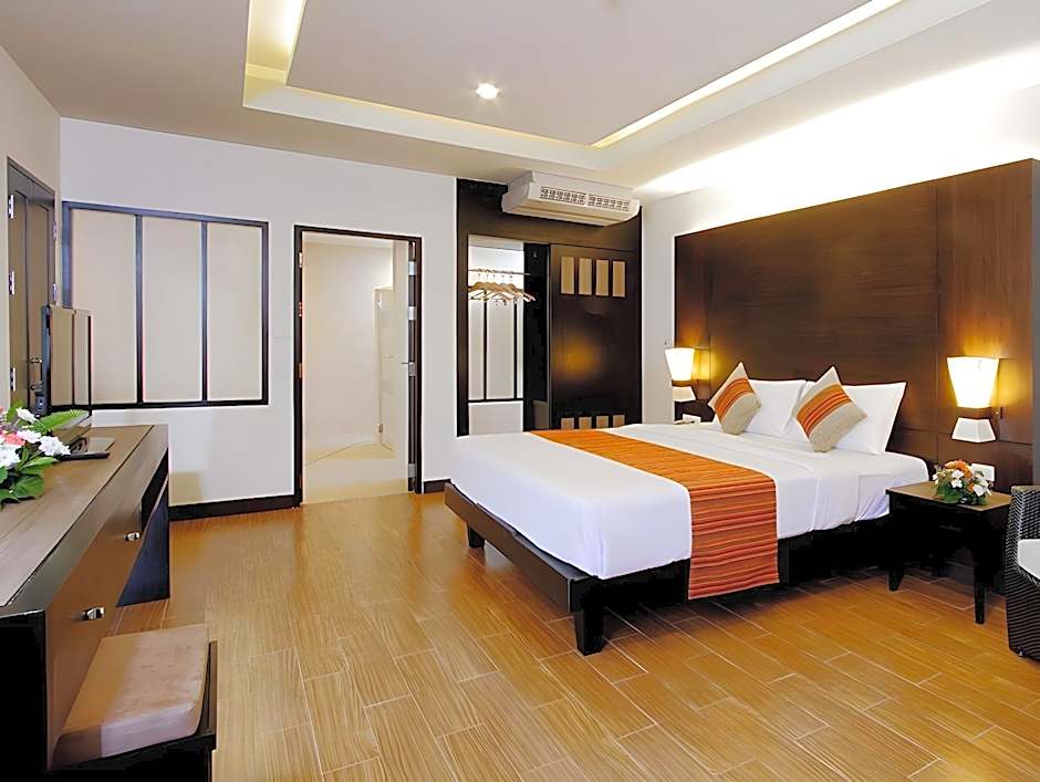 Photo 1 of 8 of Suite