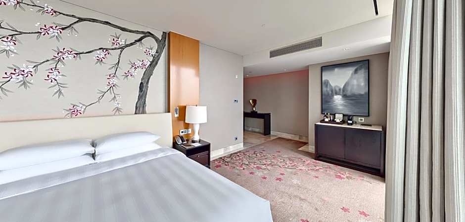 Photo 1 of 7 of Club Junior 1 King Bed Suite