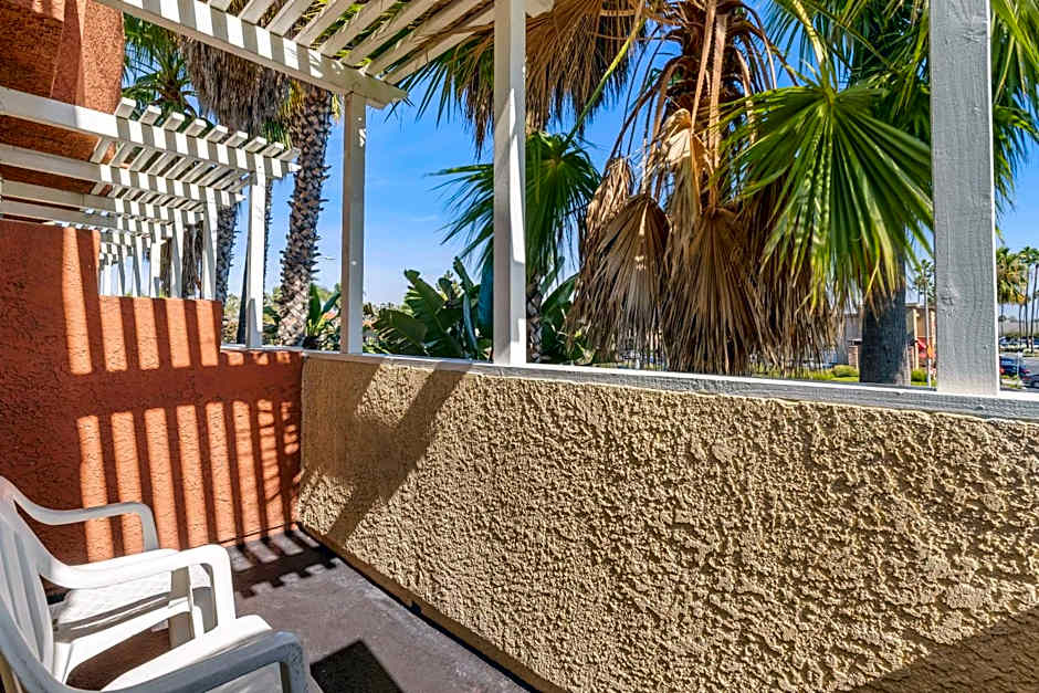 Comfort Inn & Suites Huntington Beach