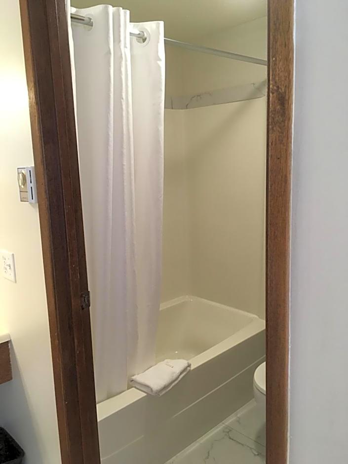 Christina Lake Motel and RV Park