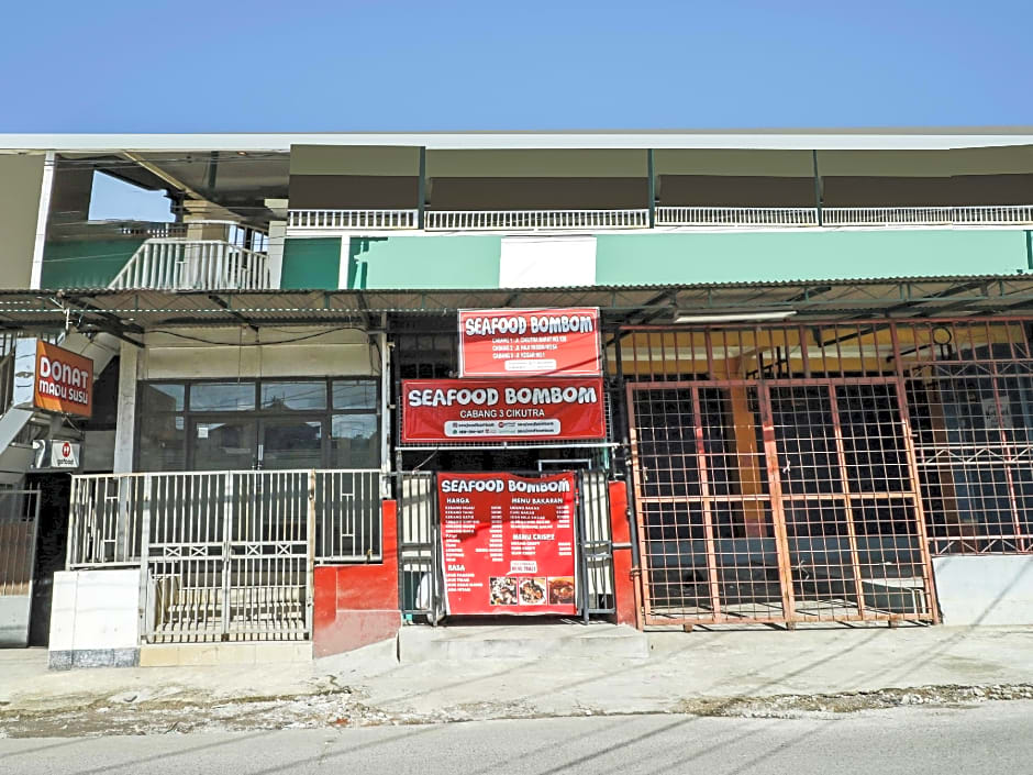 SPOT ON 91135 Hanami Syariah