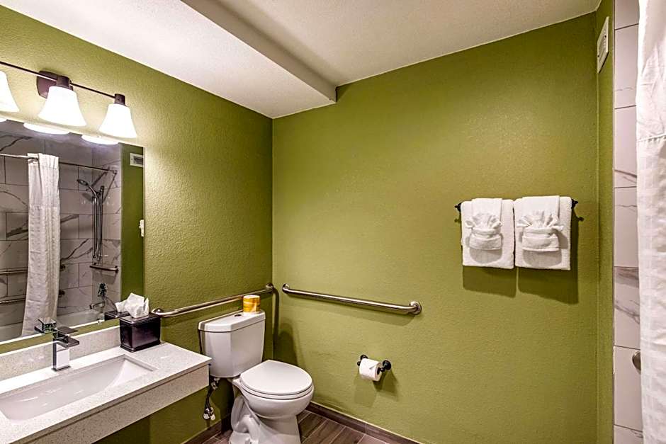 Quality Inn & Suites Plano