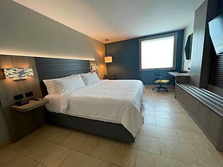 Standard King Room with Minifridge