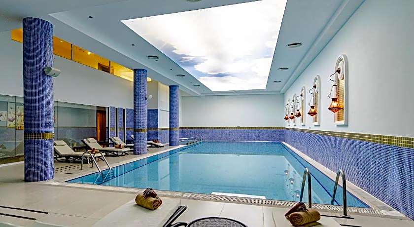 Wellborn Luxury Hotel