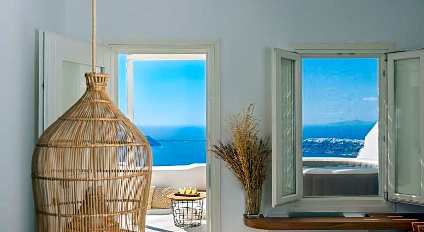 White Santorini Suites & Spa