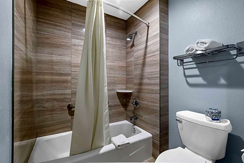 Studio 6 Suites Escondido, CA