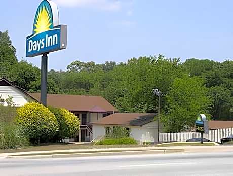 Days Inn by Wyndham Downtown Aiken