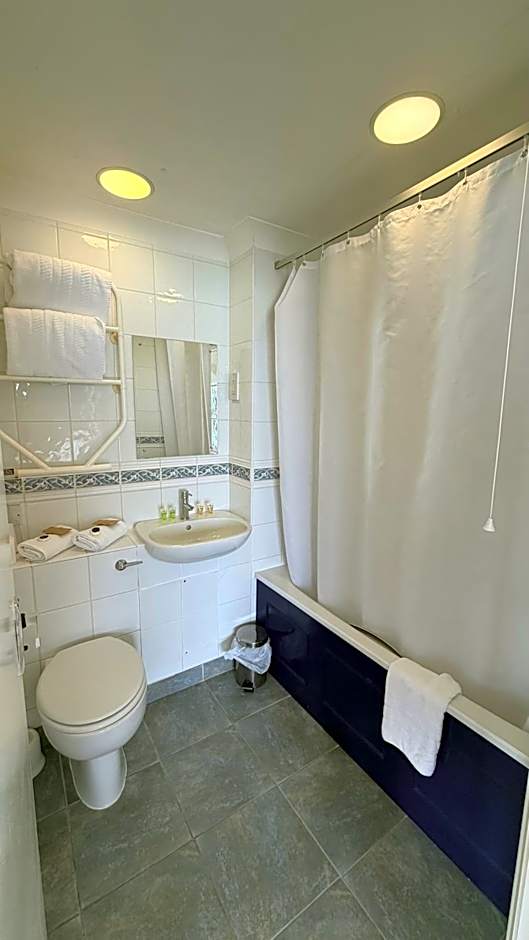 Channel View Hotel