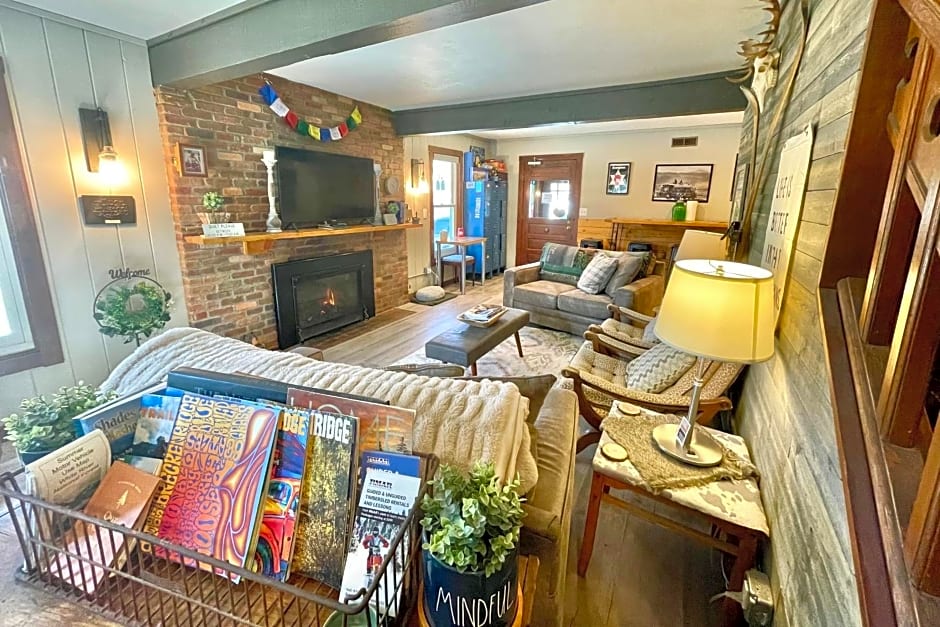 Fireside Inn & Hostel