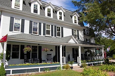 Cranmore Inn and Suites, a North Conway boutique hotel