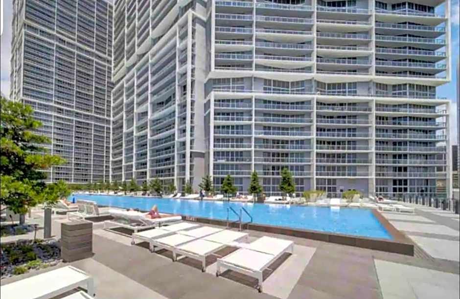 ICON W BRICKELL LUXURY CONDO