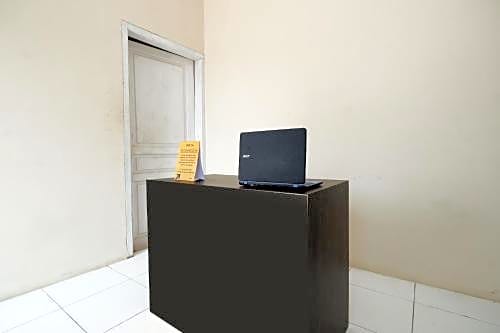 SPOT ON 2027 Putri Guest House Syariah