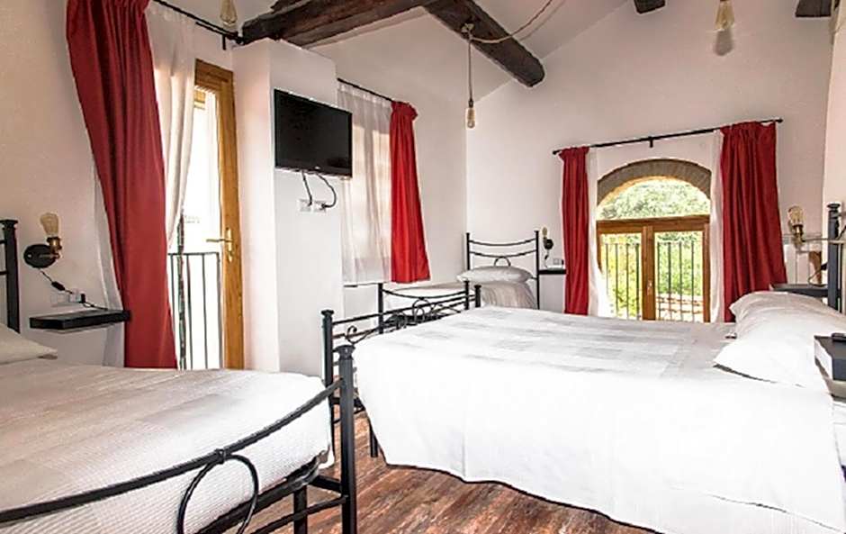 Photo 1 of 4 of Quadruple Room with Private Bathroom