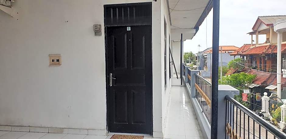 OYO 90990 Surya Residence