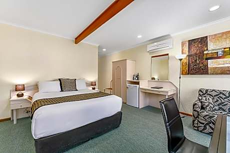 Executive Suite with Spa Bath