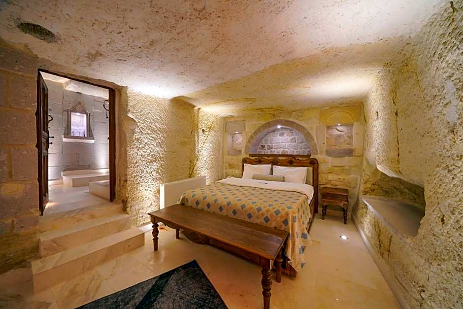Fairyland Cave Hotel