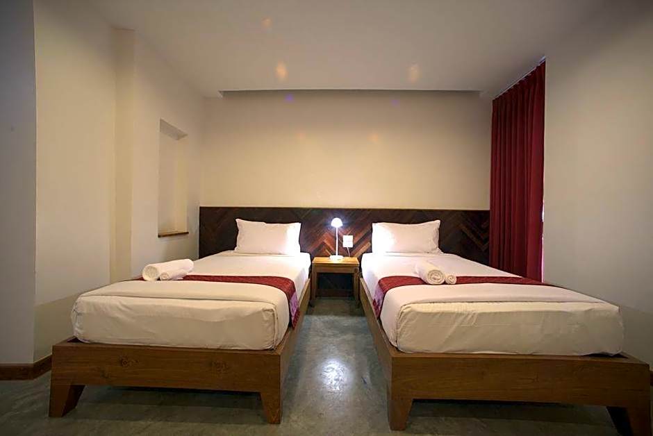 J2 Hotel