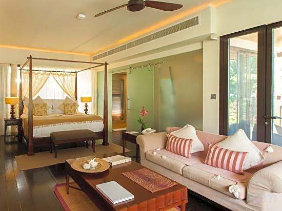 Dhevatara Beach Hotel