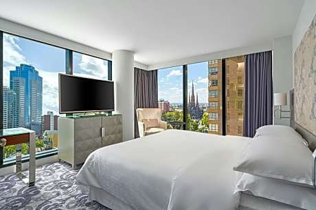 Federation One-Bedroom King Suite with Terrace and City View