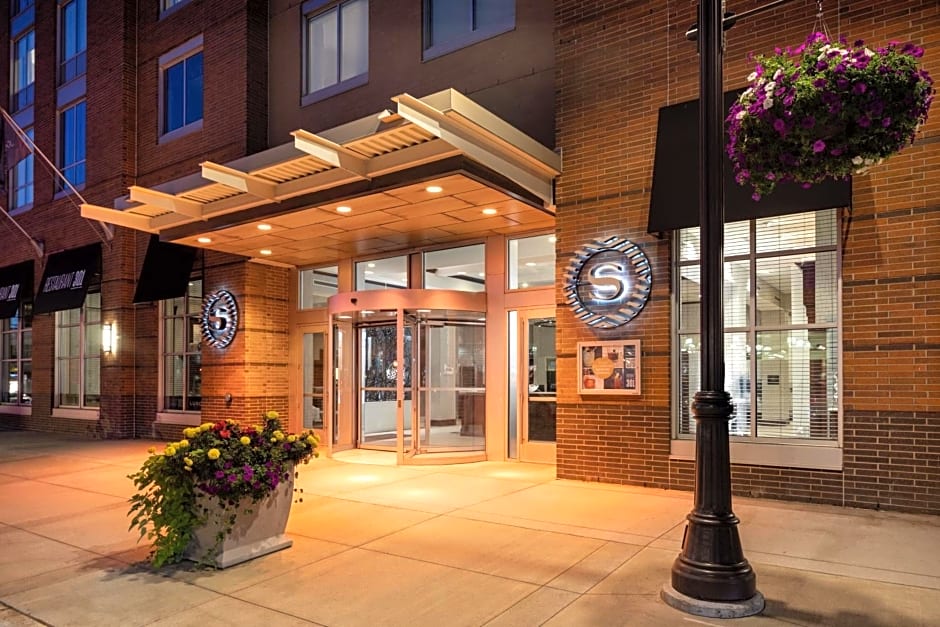 Sheraton Duluth Hotel