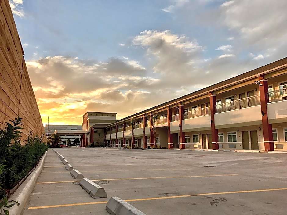 Grand Villa Inn & Suites Westchase