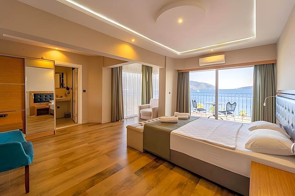 Aurasia Sea Side Hotel