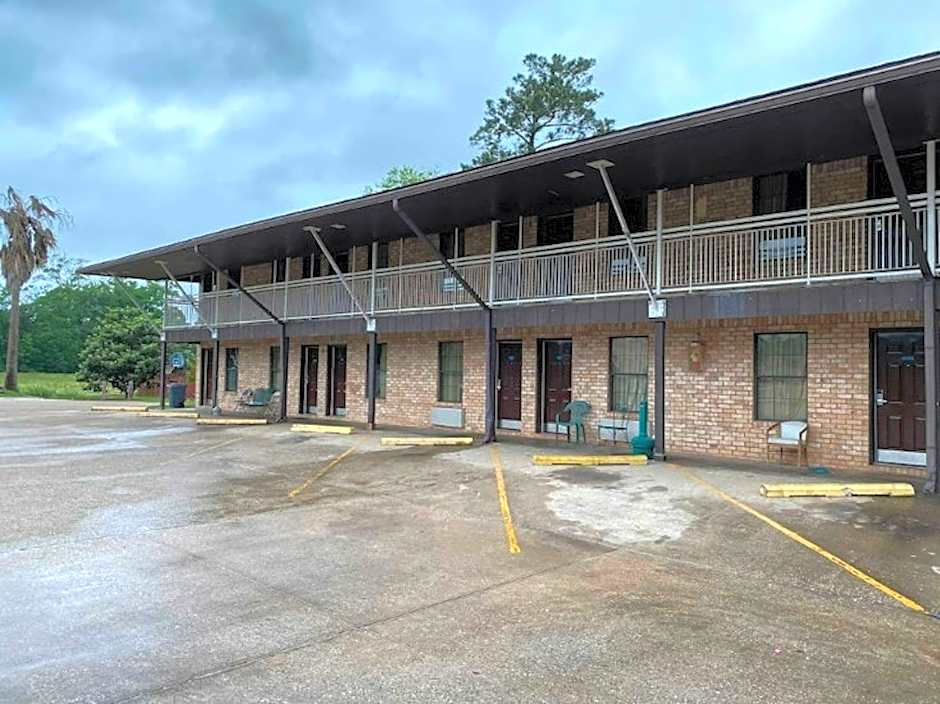 OYO Pinewood Inn & Suites Silsbee