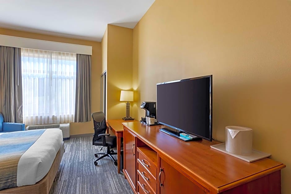 Best Western Plus University Park Inn & Suites