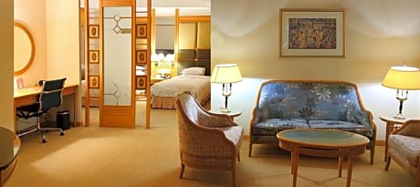 One-Bedroom Twin Suite
