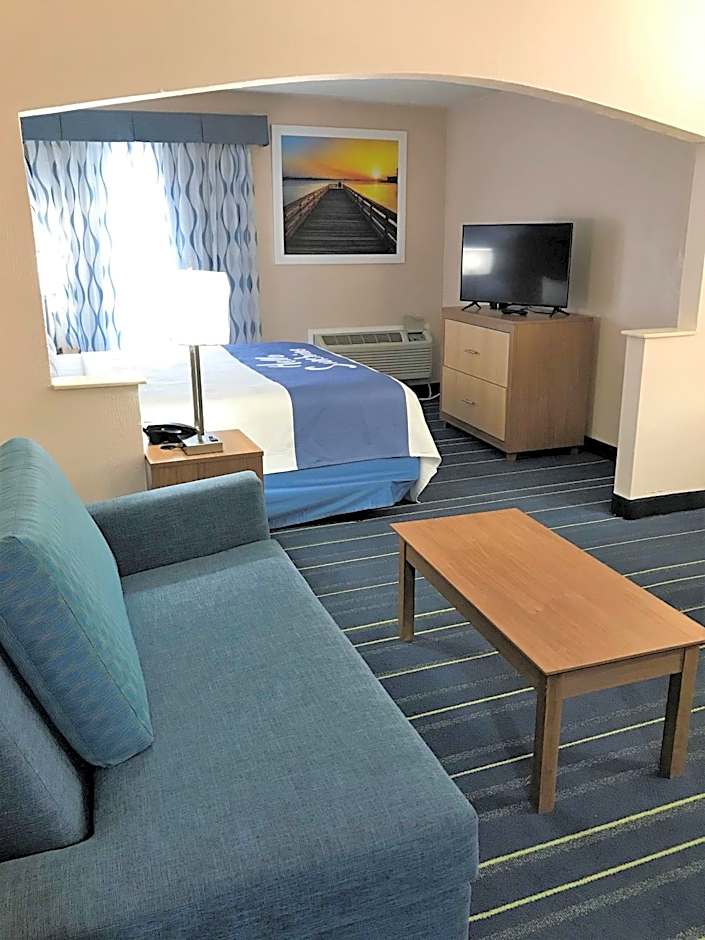 Days Inn by Wyndham Panama City