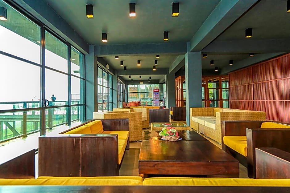 Oak Ray Hotel - Tea Bush Ramboda